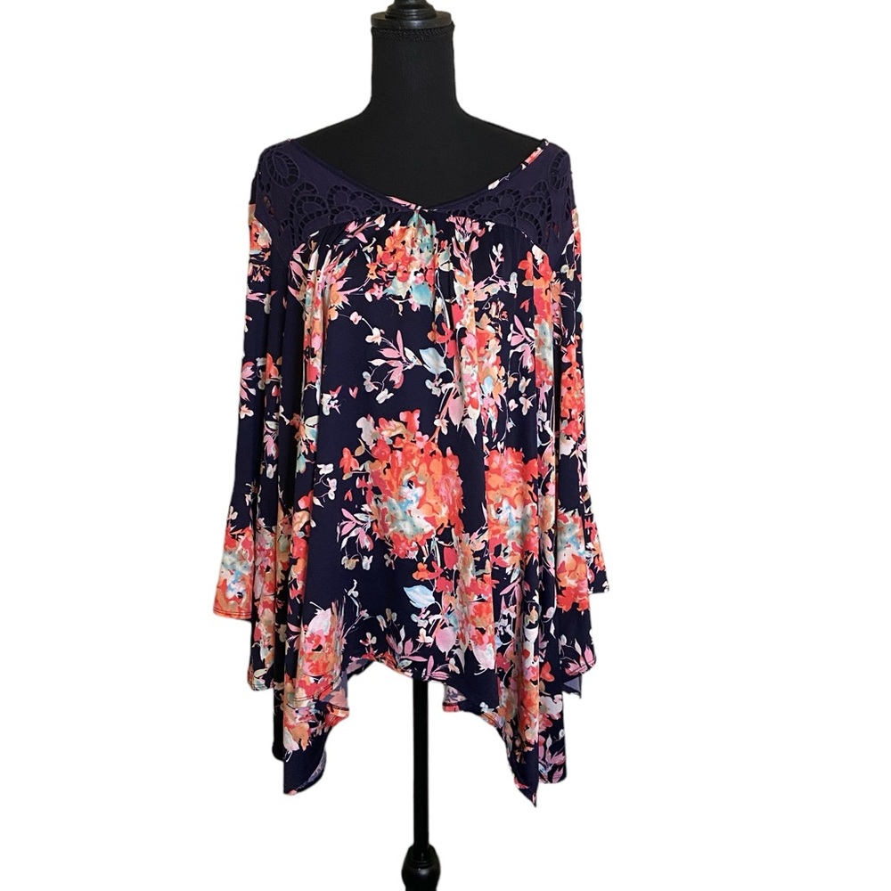 New Directions Blouse, Size 3X, Navy blue and orange.